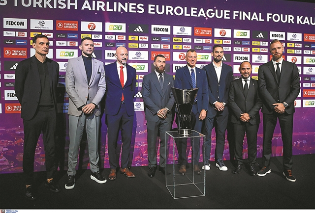 Πρωτοφανής αποθέωση