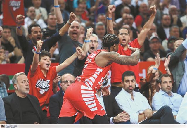 «Μαζί με τα αδέλφια μου»