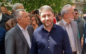 Νέο ΕΚΑΣ για 350.000 συνταξιούχους προτείνει ο Ανδρουλάκης