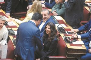 Χαμόγελα και αμηχανία στη «Βουλή της μιας ημέρας»