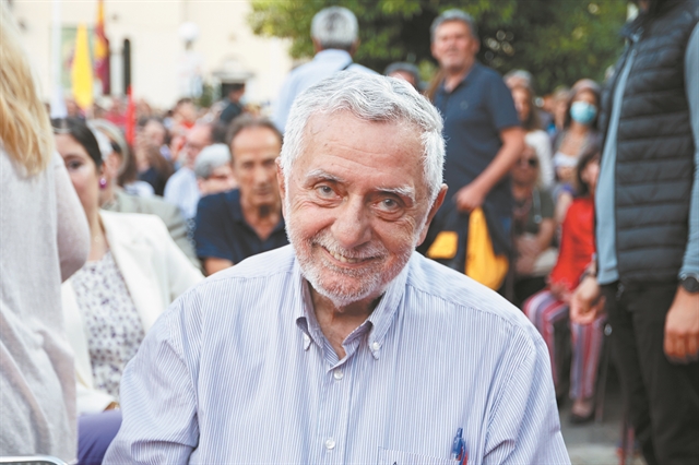 Και προσοχή στις απομιμήσεις 