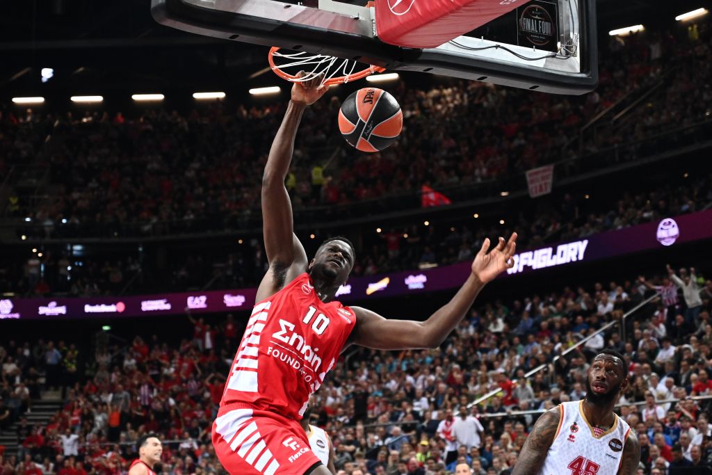 Θρίαμβος του Ολυμπιακού – Στον τελικό της Ευρωλίγκας ο Θρύλος (76-62)