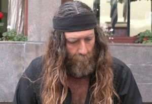 Βαγγέλης Γιακουμάκης: Παράσταση στη μνήμη του αδικοχαμένου φοιτητή – «Δεν θα αντέξω να τη δω» λέει ο πατέρας του