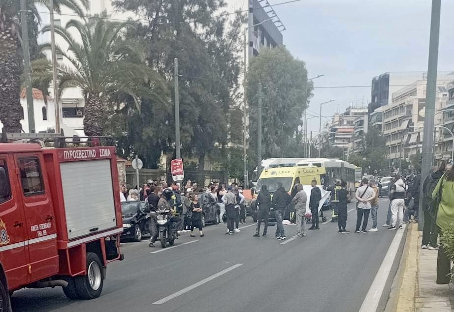 Τροχαίο δυστύχημα στην Καλλιθέα: Σε κατάσταση σοκ η αδελφή της 12χρονης που σκοτώθηκε – Στον εισαγγελέα ο οδηγός