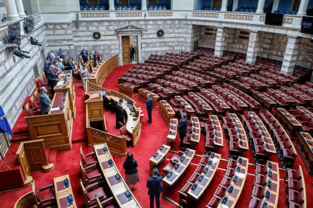 Θυροκολλήθηκε το ΠΔ για τη διάλυση της Βουλής | tanea.gr