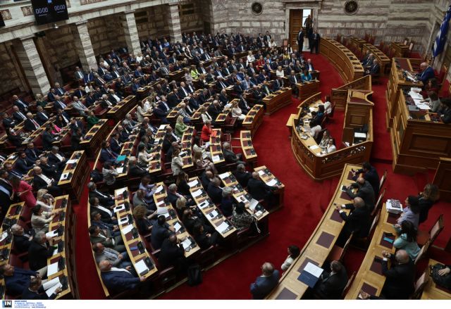 Η εκλογή του προεδρείου της Βουλής - Πρόεδρος επανεξελέγη ο Κώστας Τασούλας | tanea.gr