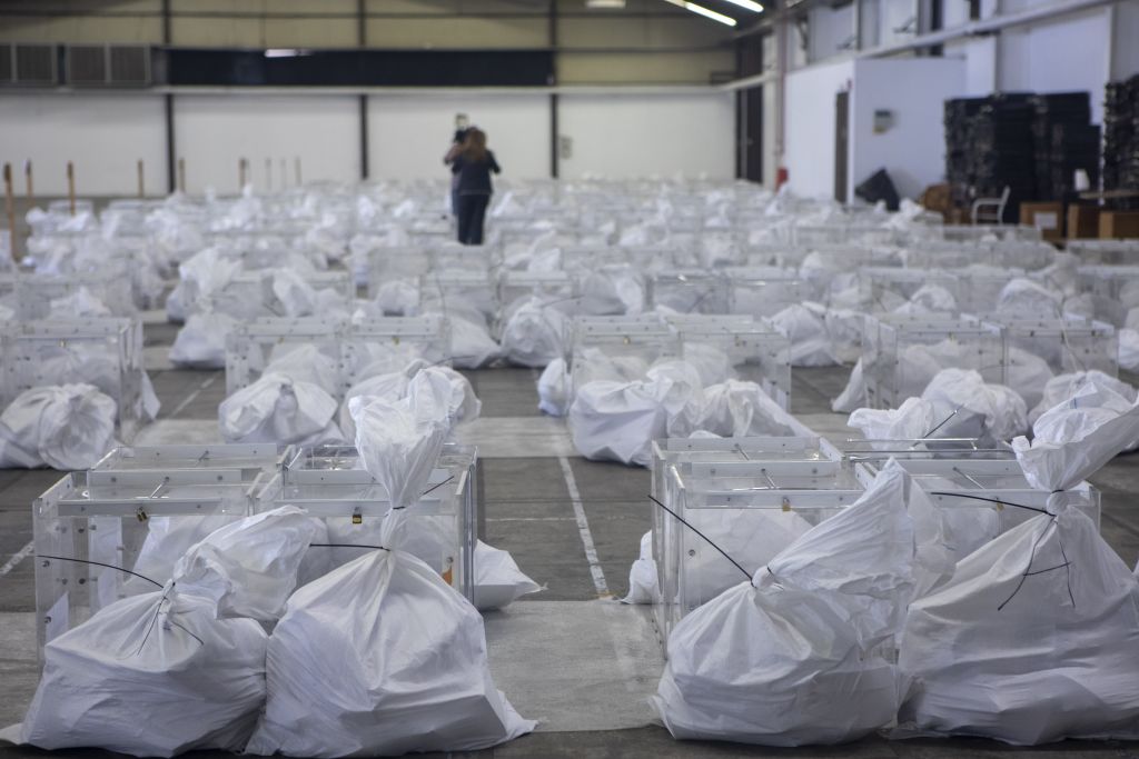 Οργή για τον αποκλεισμό των αποδήμων από τις εκλογές