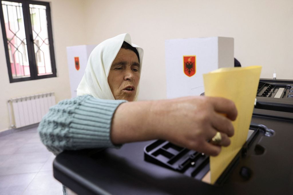 Έκλεισαν οι κάλπες των δημοτικών εκλογών στην Αλβανία