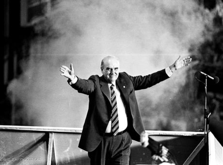 Ανδρέας Παπανδρέου: Γιατί συζητάμε τώρα για τον ηγέτη του ΠΑΣΟΚ;