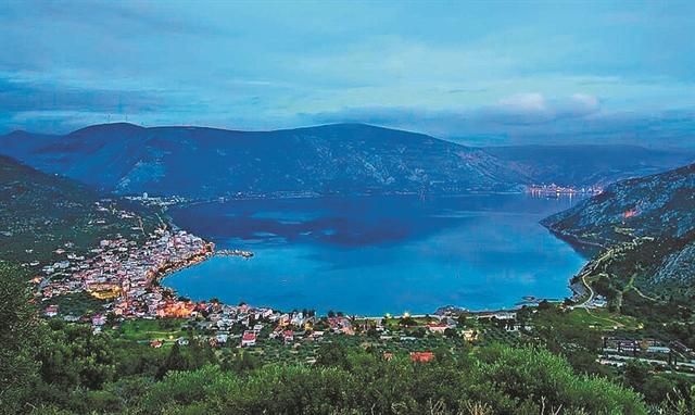 ΖΩΓΡΑΦΙΖΟΝΤΑΣ ΤΗΝ ΑΝΤΙΚΥΡΑ