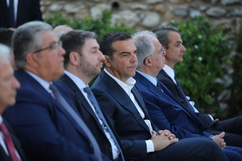 Σύσκεψη των πολιτικών αρχηγών το πρωί της Τετάρτης