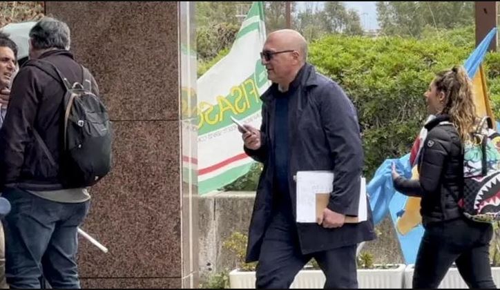 Εγκρίθηκε το αίτημα έκδοσης του Ιταλού ευρωβουλευτή Αντρέα Κοτσολίνο στο Βέλγιο