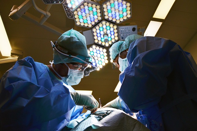 Τι λέει ο καρδιοχειρουργός που καταγγέλλεται για τους θανάτους 15 παιδιών | tanea.gr