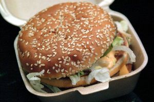 Πολλαπλές οι αρνητικές επιπτώσεις της κακής διατροφής για την υγεία