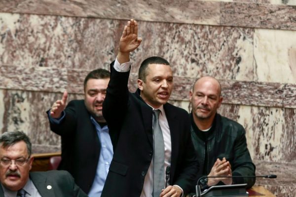 Αλιβιζάτος κατά Κασιδιάρη: Προφανής προσπάθεια να καταστρατηγηθούν οι απαγορευτικές ρυθμίσεις του πρόσφατου νόμου