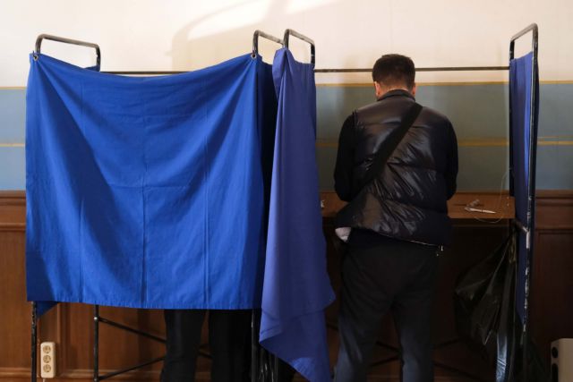 Τα κριτήρια με τα οποία ψηφίζουν παραδοσιακά οι Ελληνες: Πρόσωπα, καρδιά και… εκδίκηση