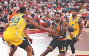 Περιμένει η Μονακό στο Κάουνας