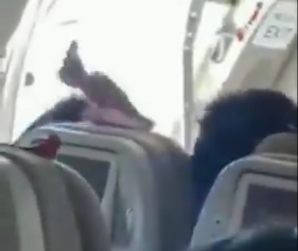 Πανικός στον αέρα για επιβάτες στη Νότια Κορέα: Ανοιξε η πόρτα αεροσκάφους στη διάρκεια της πτήσης