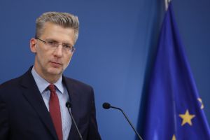 «Κοστίζει 45 δισ. στην τετραετία» – Στην «πρέσα» της ΝΔ το πρόγραμμα του ΠΑΣΟΚ για τα μάτια των κεντρώων