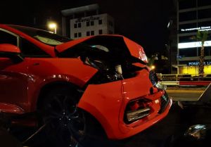 Τροχαίο με ΙΧ και λεωφορείο στη Λ. Συγγρού