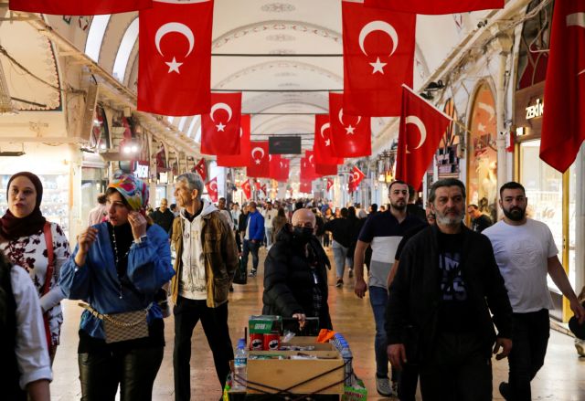 Επισείουν κίνδυνο οικονομικής κρίσης στην Τουρκία αν κερδίσει ο Ερντογάν