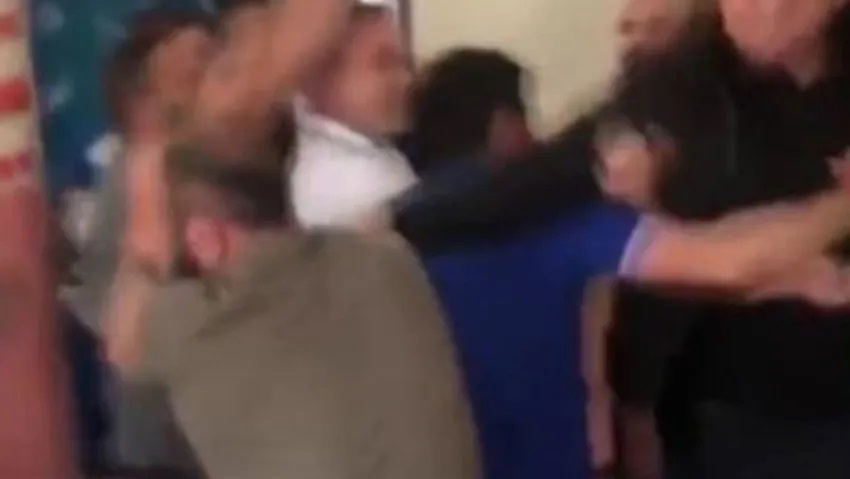 Μεγάλη ένταση – Άγριο ξύλο και επίθεση ακόμα και με καυτό νερό