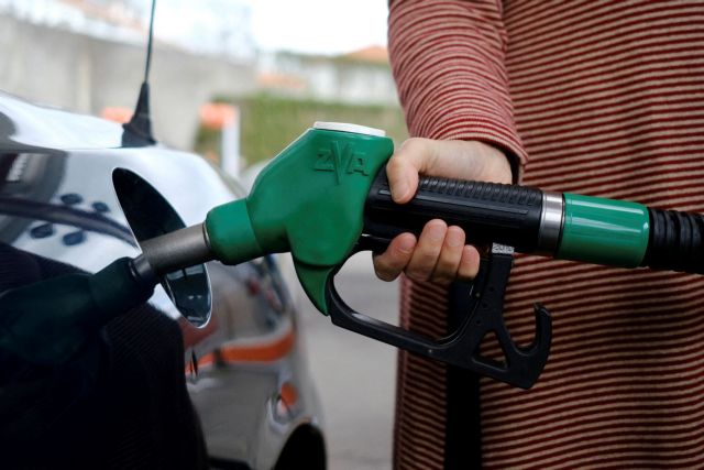 Καύσιμα: Τέσσερα στα 100 γεμίσματα του ρεζερβουάρ είναι με νοθευμένη βενζίνη – Τι δείχνουν οι έλεγχοι [πίνακες] | tanea.gr