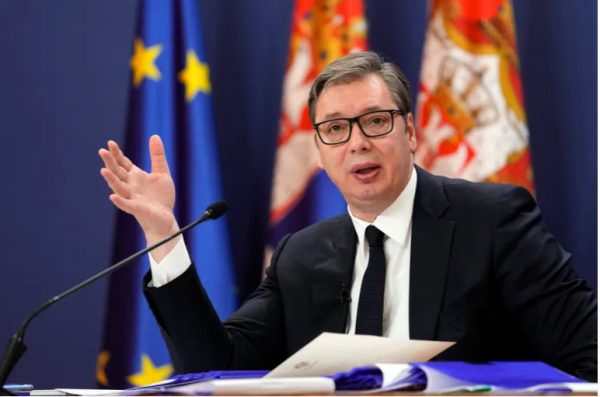 Ραγδαίες εξελίξεις στην Σερβία - Ο Βούτσιτς παραιτείται από την ηγεσία του κυβερνώντος κόμματος | tanea.gr
