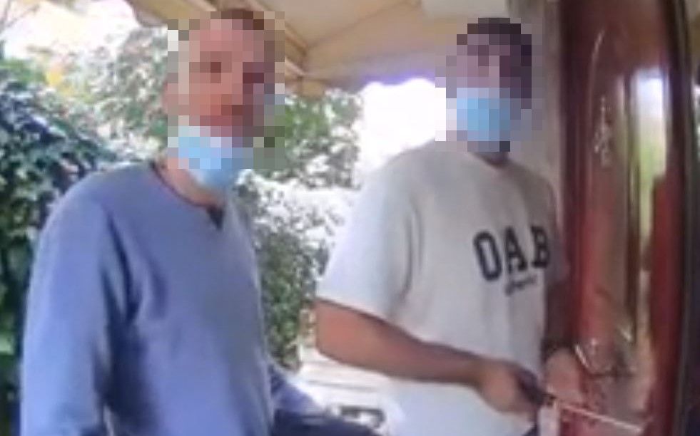 Ερασιτέχνες: Πήγαν να κλέψουν πολυκατοικία και χτύπησαν κουδούνια για να τους ανοίξουν