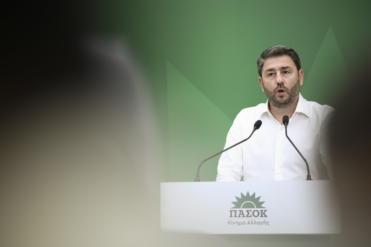 Κάτω τα χέρια από τον brόεδρο!