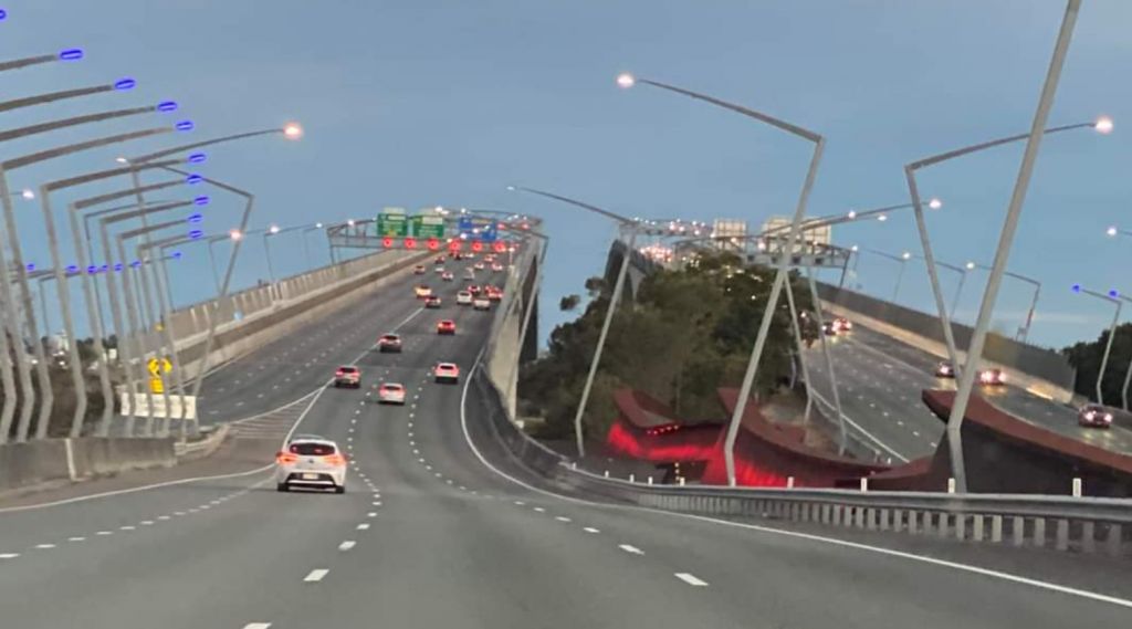 Η εικόνα μιας γέφυρας στην Αυστραλία σόκαρε το διαδίκτυο