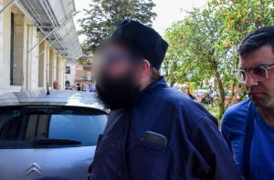 «Μπαμπά βοήθεια!» – Η αντίδραση του 12χρονου όταν είδε το άσεμνο υλικό από τον αρχιμανδρίτη στο Ναύπλιο