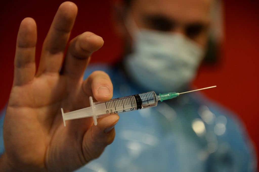 Εμβόλιο: Ξεκινά η πρώτη δίκη της BioNTech για υποτιθέμενες παρενέργειες