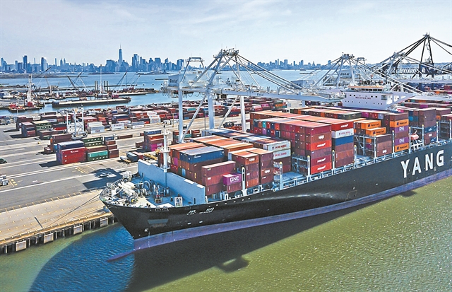 Νέα «καταιγίδα» απειλεί το θαλάσσιο εμπόριο