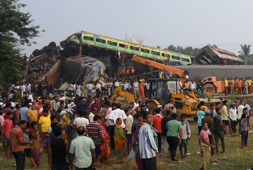 Σύγκρουση τρένων στην Ινδία: Τουλάχιστον 288 οι νεκροί, περίπου 850 οι τραυματίες – Πώς έγινε το δυστύχημα | tanea.gr