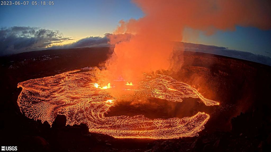 Εξερράγη το ηφαίστειο Κιλαουέα στη Χαβάη – Λάβα ξεπηδά από τον κρατήρα
