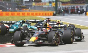 Στάζει μέλι για τον μεγάλο αντίπαλο