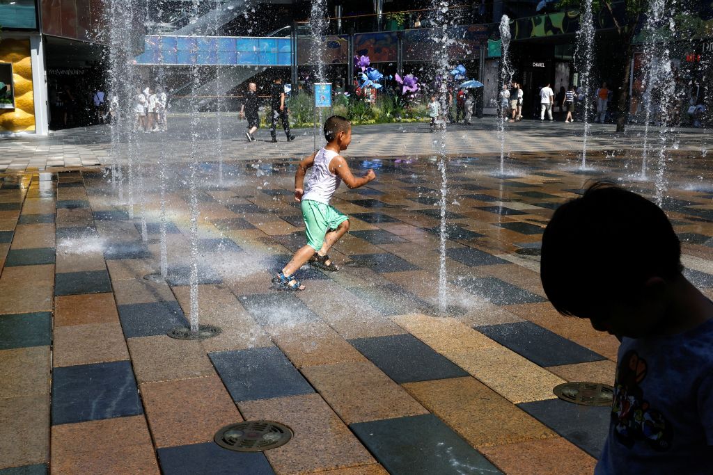 Καύσωνας στην Κίνα: «Λιώνει» το Πεκίνο – Πάνω από 40 βαθμούς η θερμοκρασία