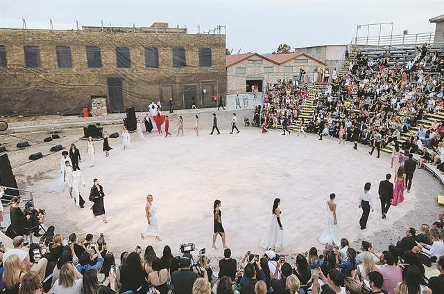 Η μαγεία της υψηλής ραπτικής…