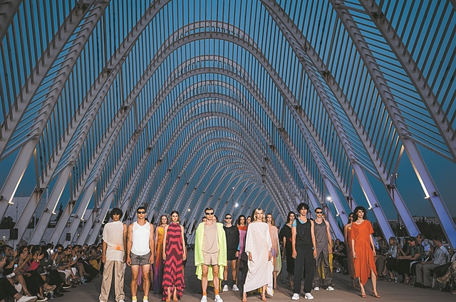 Το fashion show του Αγγελου Μπράτη…