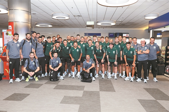 Φουλάρει για στόπερ, ζεστό ενδιαφέρον για Κλάρερ