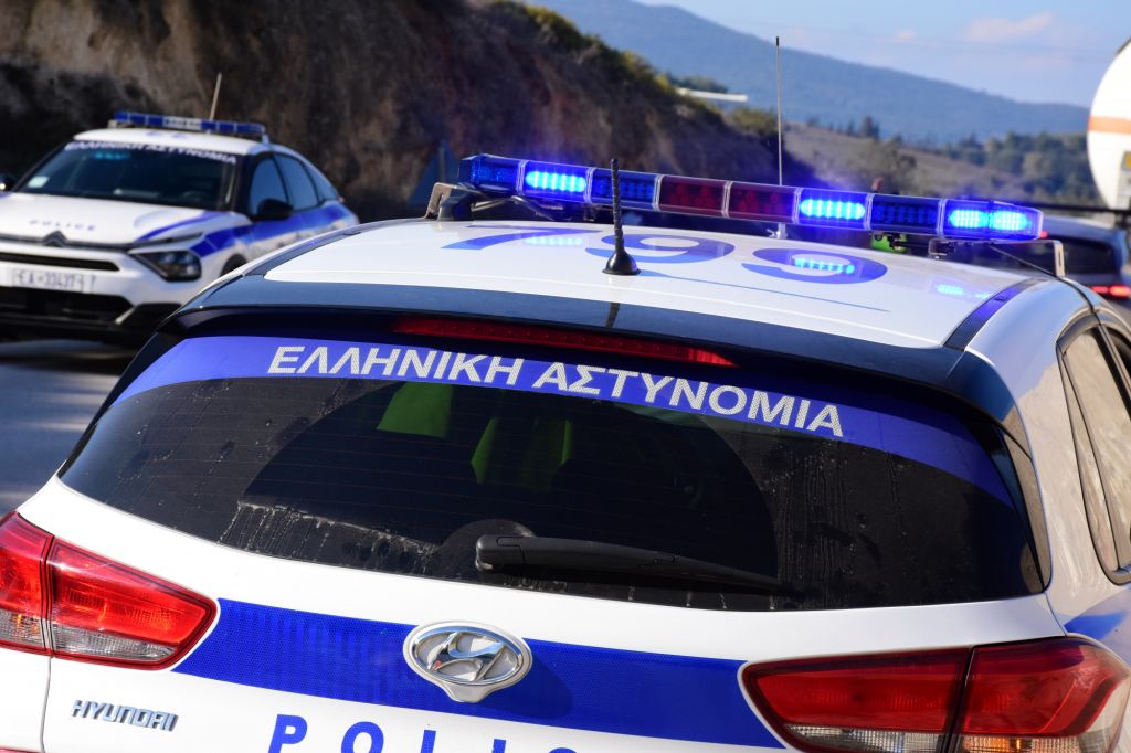 Κινηματογραφική καταδίωξη τα μεσάνυχτα στη Θεσσαλονίκη: Τραυματίστηκε σοβαρά αστυνομικός | tanea.gr