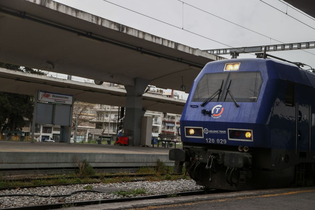 Βλάβη σε τρένο με 400 επιβάτες στη Φθιώτιδα
