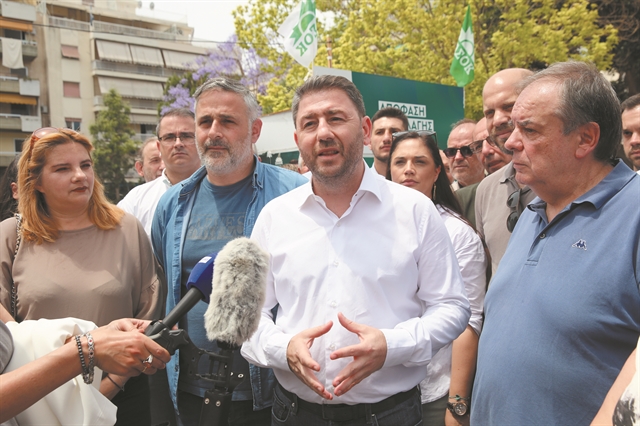 ΣΥΡΙΖΑ – ΠΑΣΟΚ: γεμίζουν όπλα για την παράλληλη μάχη της αντιπολίτευσης