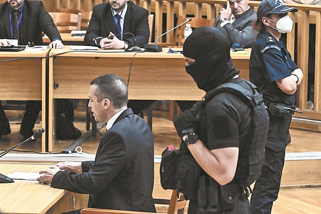 Σόου και… προεκλογική εμφάνιση