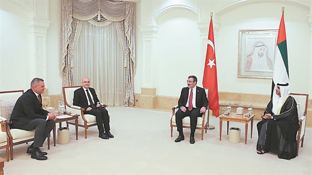 Στρέφει το βλέμμα της στα Αραβικά Εμιράτα για να αποφύγει το ΔΝΤ