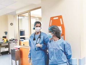 Με μετακινήσεις γιατρών κλείνουν τις «τρύπες» στα νησιά