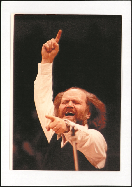 Το «Χρονικό», η «Ιθαγένεια» και οι «Σειρήνες»