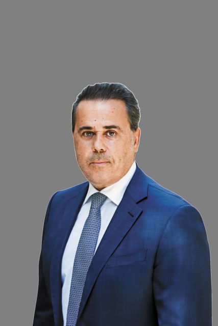 Δύο «θυσίες» υπουργών για αλλαγή κλίματος