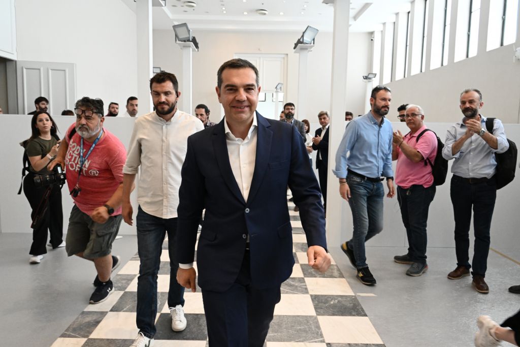Tsipras: Da KNE a primo ministro e dimissioni